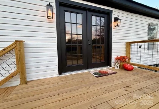 a view of a lounge chairs in front of house