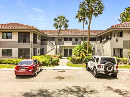 $220,000 | 2650 Countryside Boulevard, Unit E103, Clearwater, FL 33761