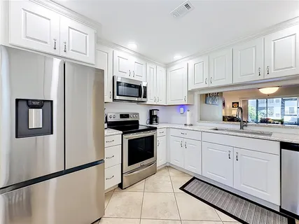 $220,000 | 2650 Countryside Boulevard, Unit E103, Clearwater, FL 33761