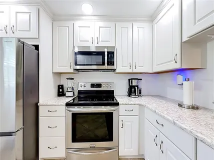 $220,000 | 2650 Countryside Boulevard, Unit E103, Clearwater, FL 33761