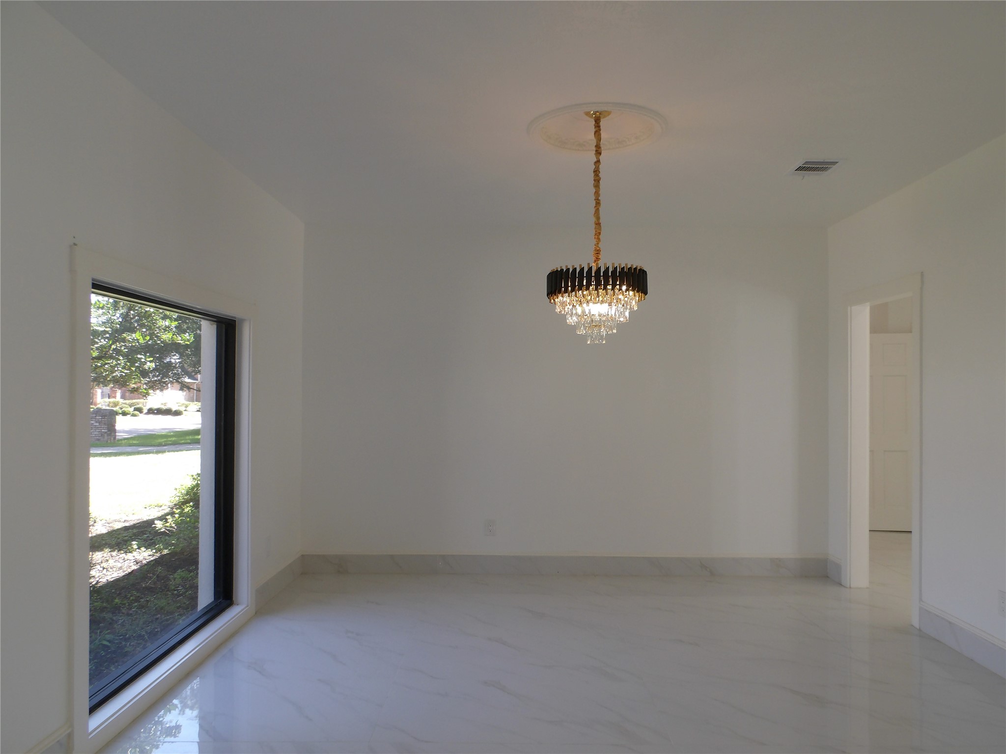 5623 Theall Road Houston, TX 77066 - Photo 3 of 20