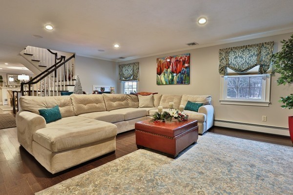 10 Beaver Road Reading, MA 01867 - Photo 4 of 30 Gallery Image 4