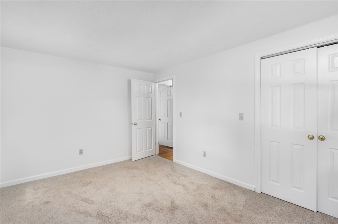 123 Hines Farm Road Cranston, RI 02921 - Photo 24 of 38