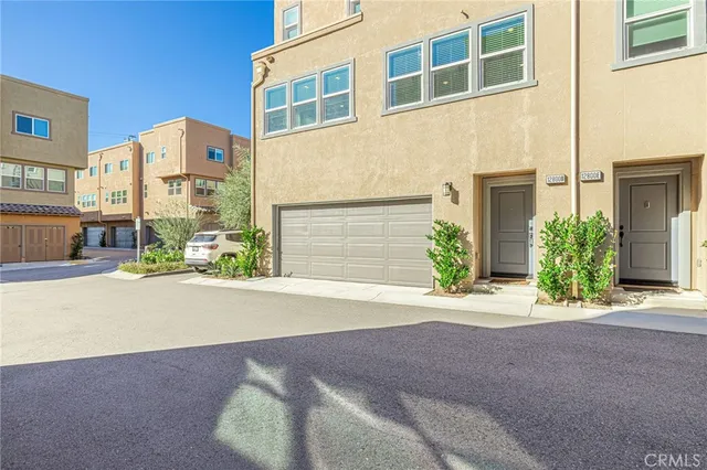 $589,988 | 12800 Watt Lane, Unit D, Sylmar, CA 91342