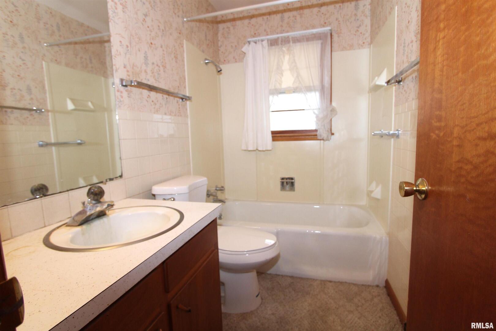 415 North 12th Street Clinton, IA 52732 - Photo 12 of 16 Gallery Image 12
