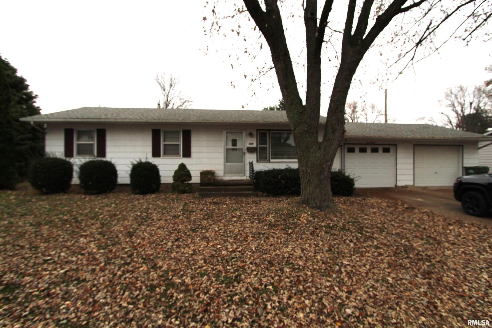 415 North 12th Street Clinton, IA 52732 - Photo 2 of 16 Gallery Image 2