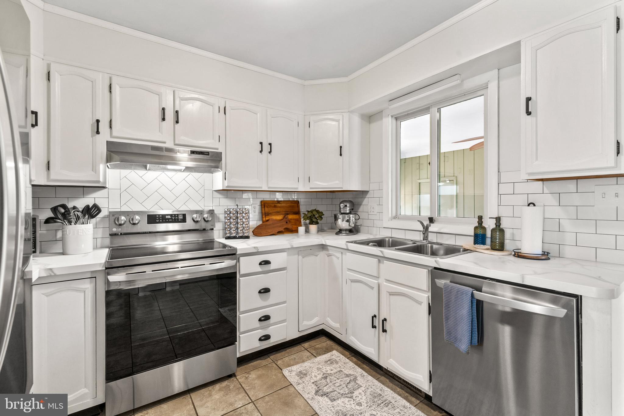 6 Tower Road Chesapeake City, MD 21915 - Photo 11 of 43 Kitchen with New Appliances