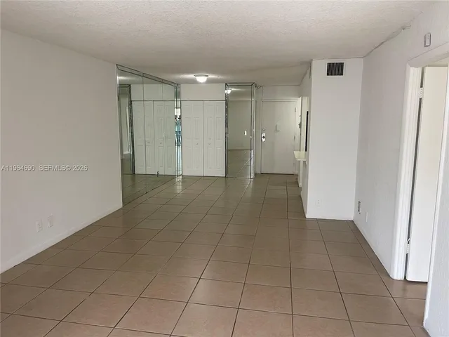 $1,400 | 2017 Northwest 46th Avenue, Unit A308, Lauderhill, FL 33313