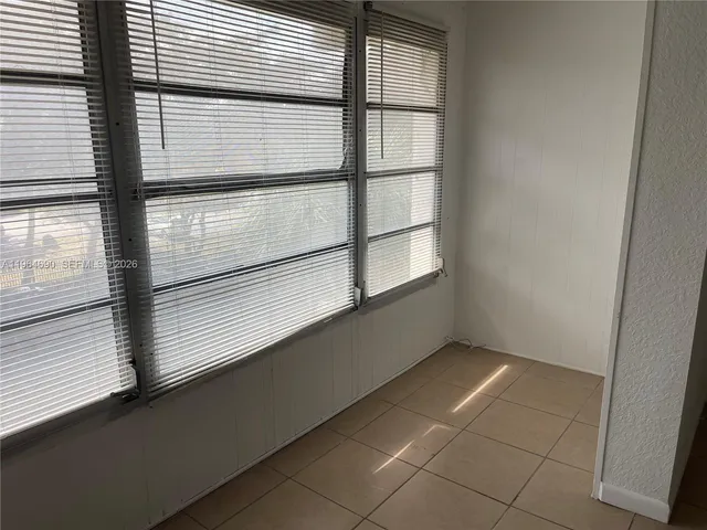 $1,400 | 2017 Northwest 46th Avenue, Unit A308, Lauderhill, FL 33313