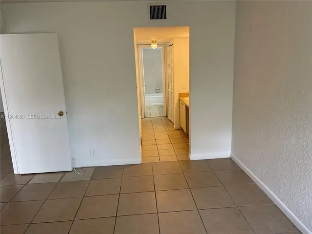 $1,400 | 2017 Northwest 46th Avenue, Unit A308, Lauderhill, FL 33313