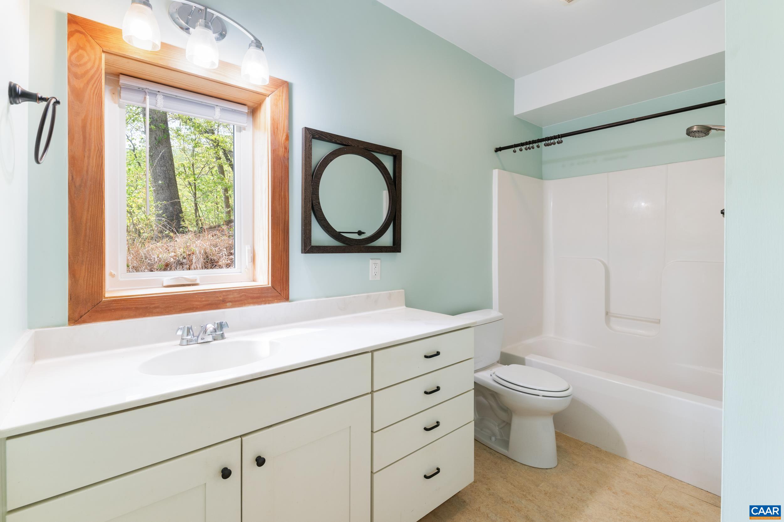 407 Farmview Road Stanardsville, VA 22973 - Photo 27 of 58 1st Floor Primary Bath