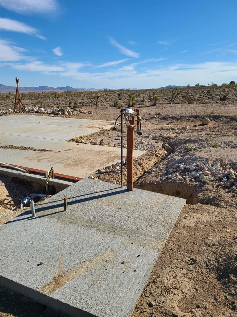 37598 Bauer Road Lucerne Valley, CA 92356 - Photo 7 of 11 a view of a terrace view