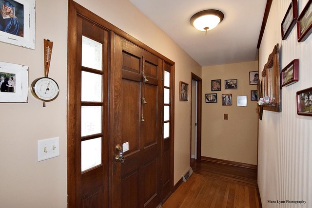 1176 Ridgeway Drive Elgin, IL 60123 - Photo 3 of 21