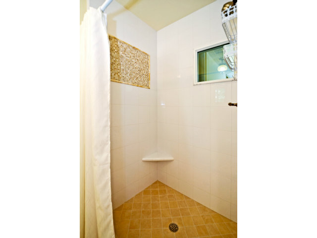 552 Bean Creek Road, Unit 88 Scotts Valley, CA 95066 - Photo 19 of 25 a bathroom with a sink
