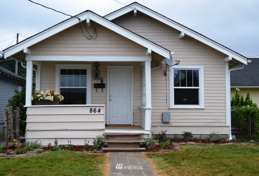 864 Southwest Cascade Avenue Chehalis, WA 98532 - Photo 1 of 9 Gallery Image 1