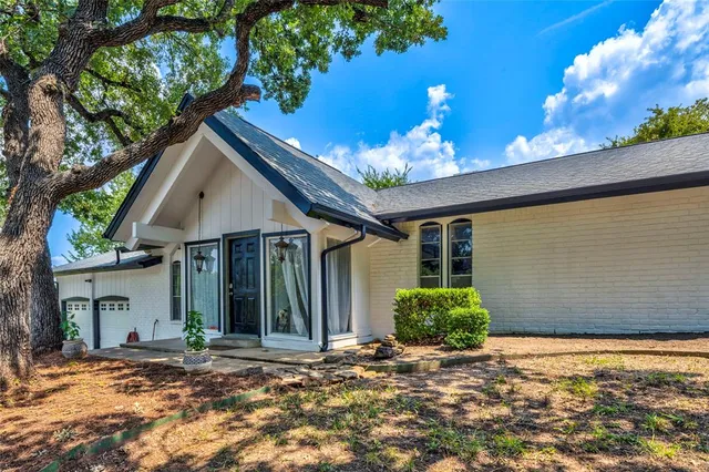 $364,500 | 2804 Oak Cliff Lane, Arlington, TX 76012