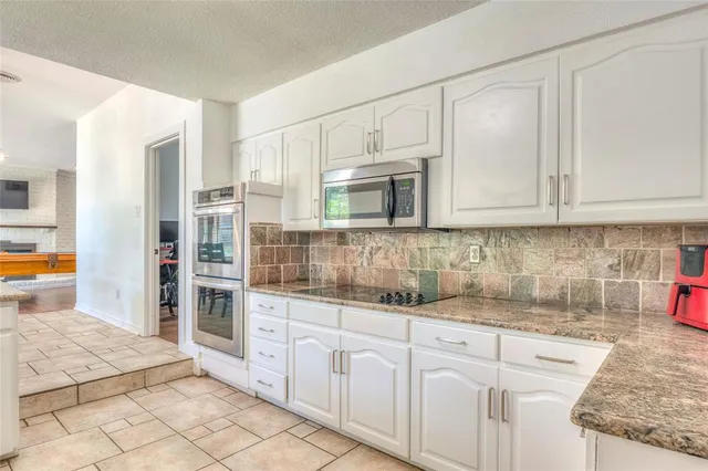 $364,500 | 2804 Oak Cliff Lane, Arlington, TX 76012