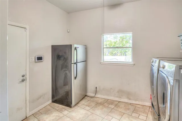 $364,500 | 2804 Oak Cliff Lane, Arlington, TX 76012