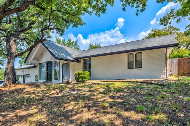 $364,500 | 2804 Oak Cliff Lane, Arlington, TX 76012