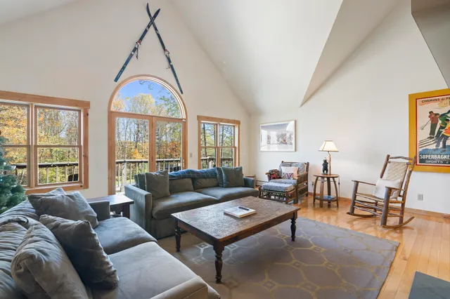$824,000 | 5 White Tail Lane, West Dover, VT 05356