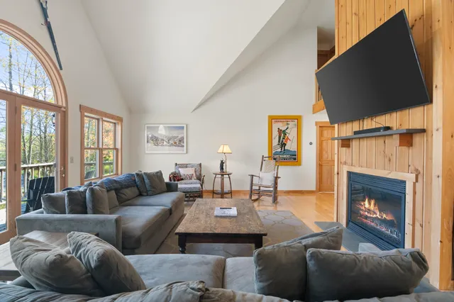 $824,000 | 5 White Tail Lane, West Dover, VT 05356