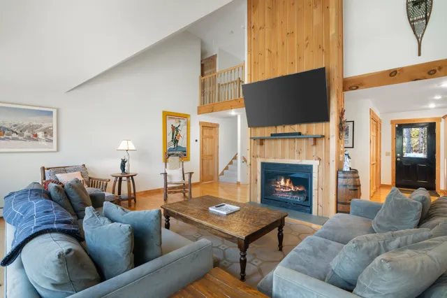 $824,000 | 5 White Tail Lane, West Dover, VT 05356