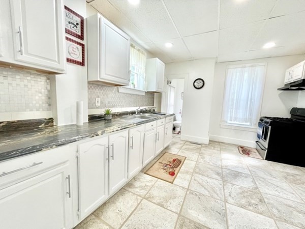 61 Keith Street Springfield, MA 01108 - Photo 3 of 17