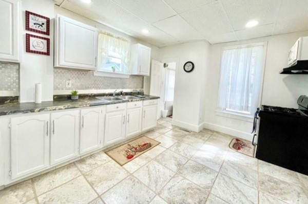 61 Keith Street Springfield, MA 01108 - Photo 4 of 17