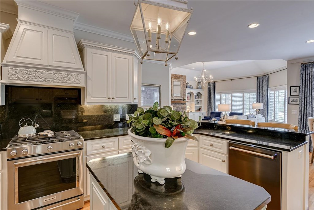 331 Forest Pines Road Aiken, SC 29803 - Photo 7 of 35 Gallery Image 7