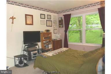332 Royer Road Westminster, MD 21158 - Photo 2 of 25 Master Bedroom with Walk-in Closet