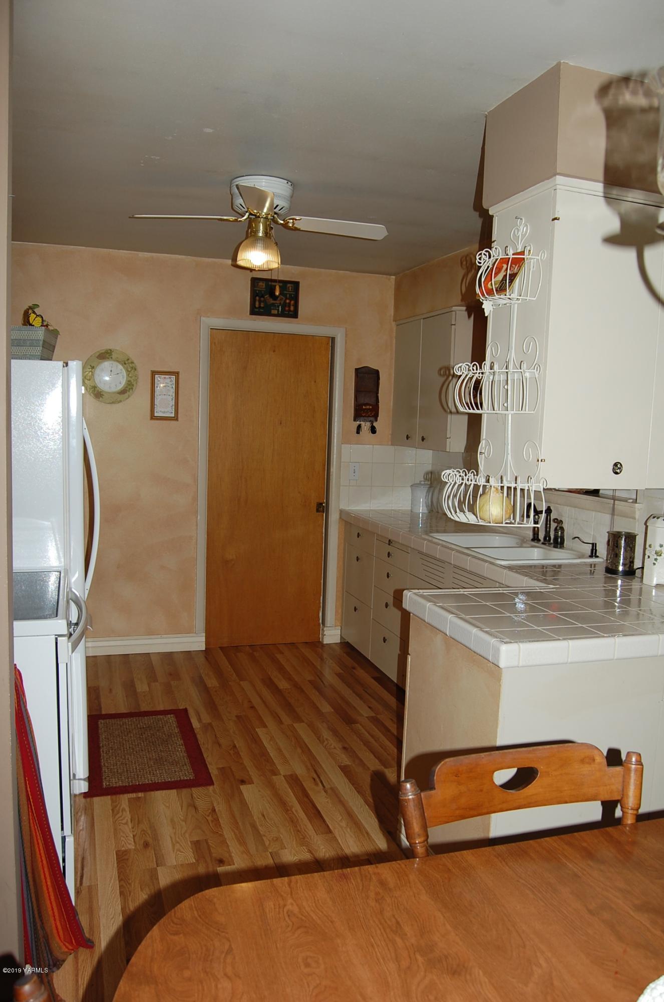 2710 Nelson Road Yakima, WA 98903 - Photo 10 of 30