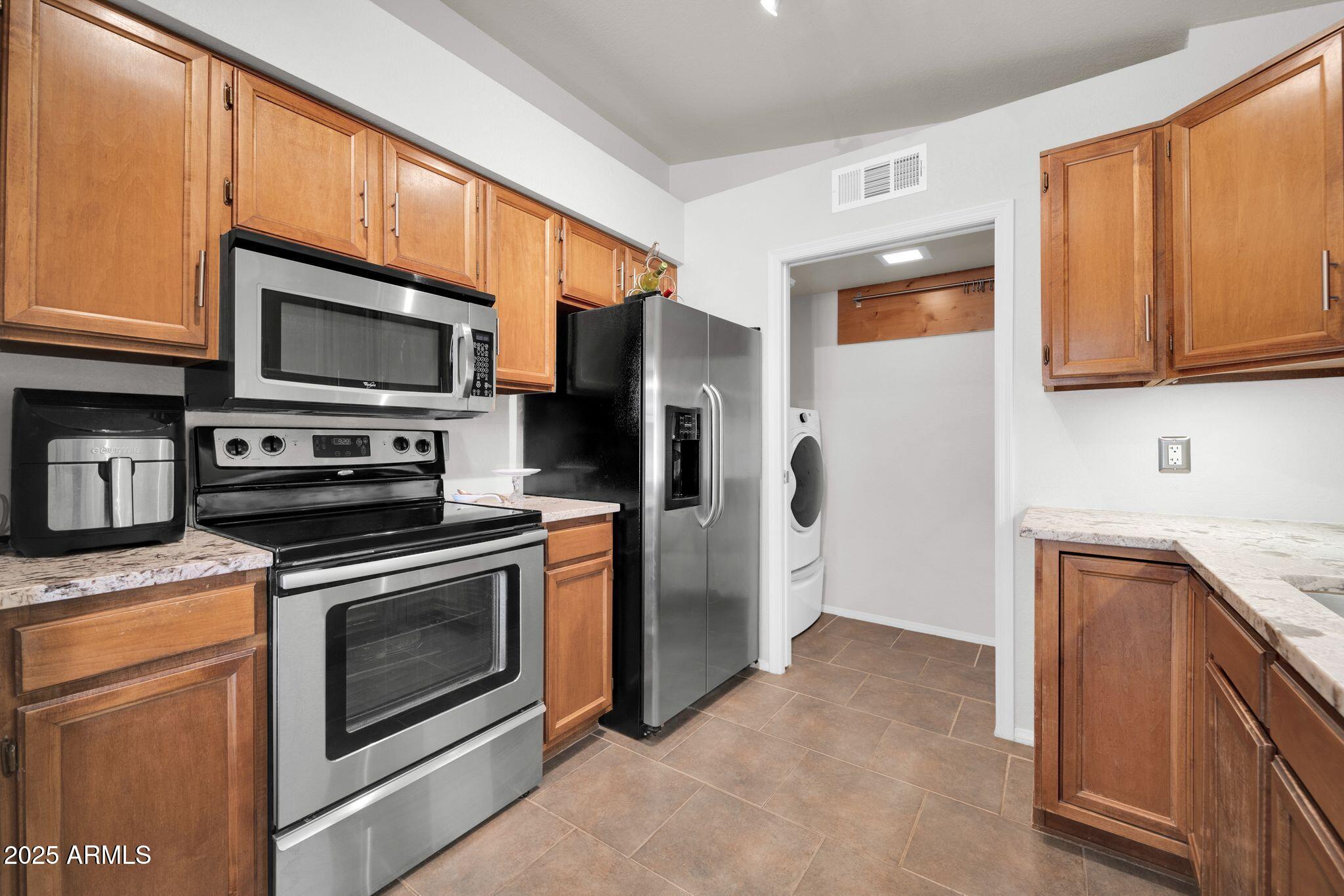 3736 West Wagoner Road Phoenix, AZ 85308 - Photo 11 of 39 3736 W Wagoner Rd-11