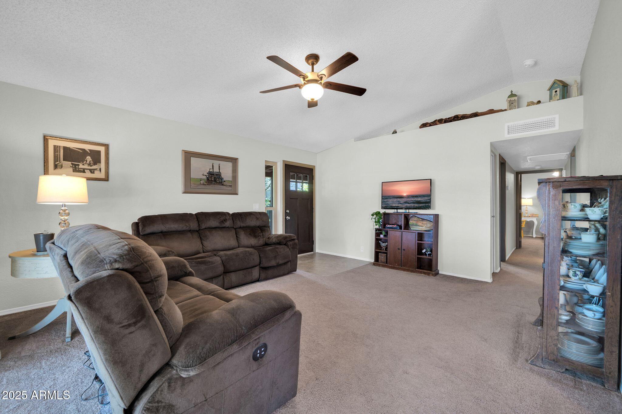 3736 West Wagoner Road Phoenix, AZ 85308 - Photo 12 of 39 3736 W Wagoner Rd-12