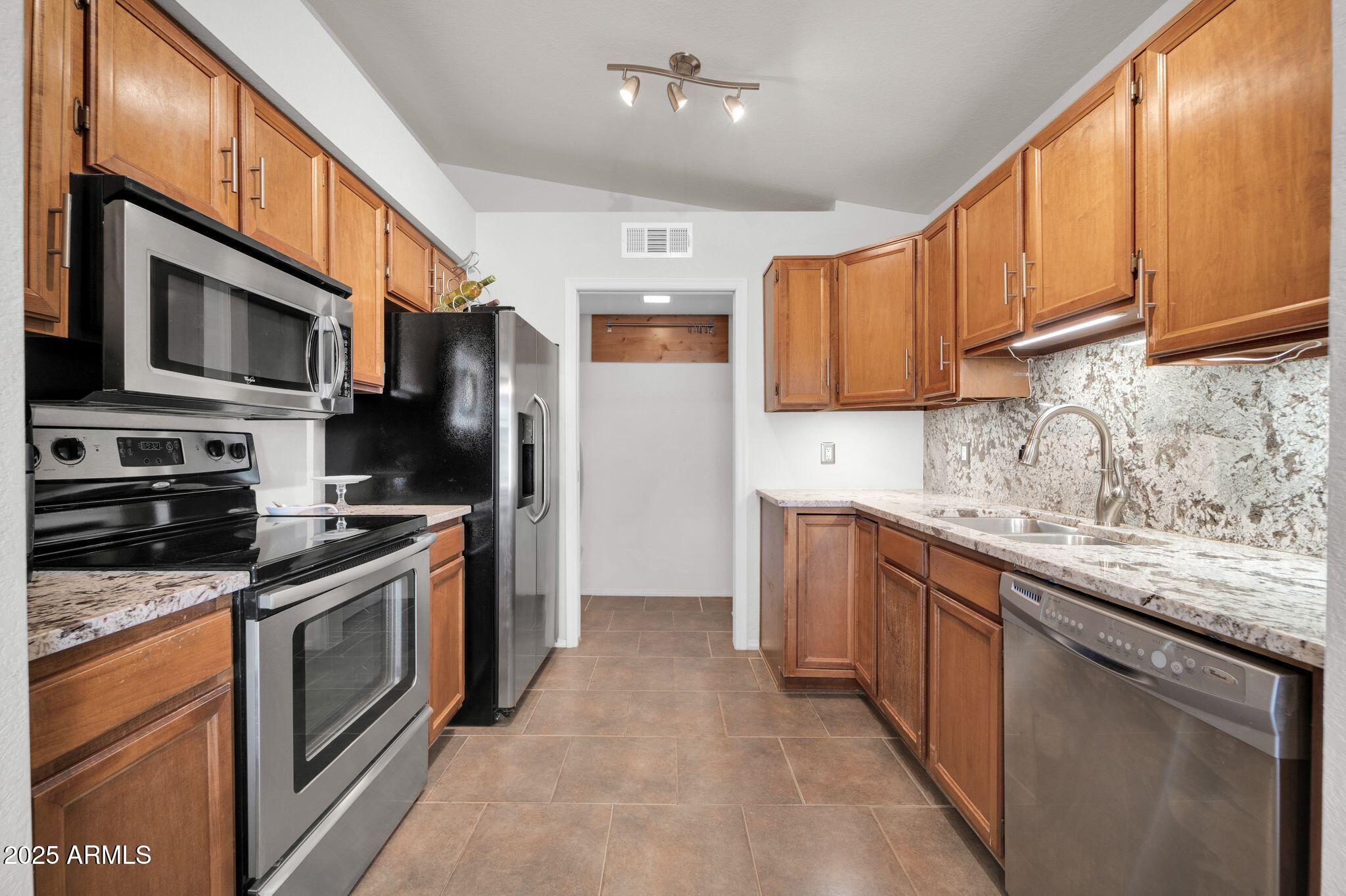 3736 West Wagoner Road Phoenix, AZ 85308 - Photo 7 of 39 3736 W Wagoner Rd-7