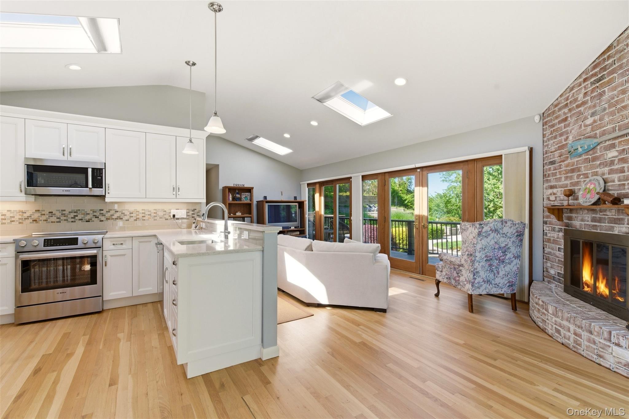 54 Westview Road Northport, NY 11768 - Photo 7 of 42