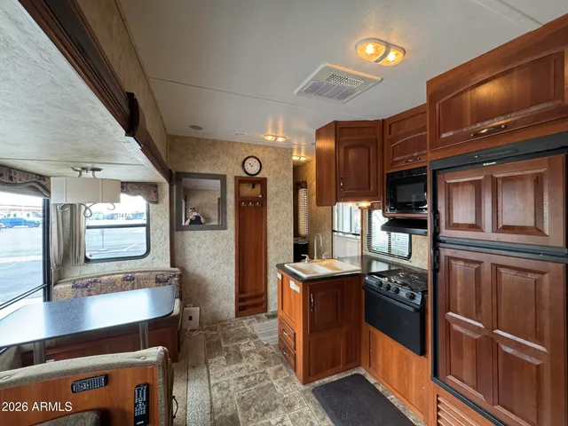 a sign that is sitting on the side of a road