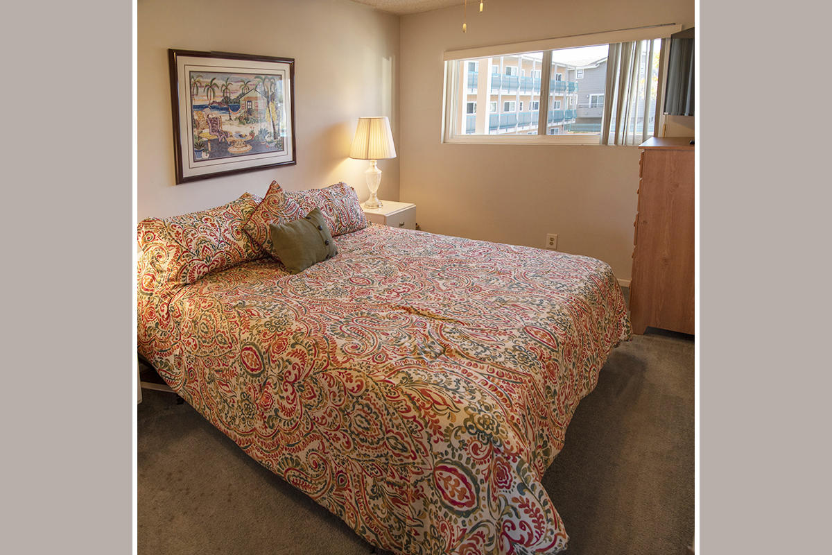 4975 Sandyland Road, Unit 202 Carpinteria, CA 93013 - Photo 8 of 25 Master bedroom