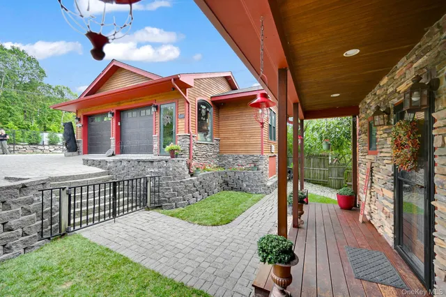 a front view of house with yard