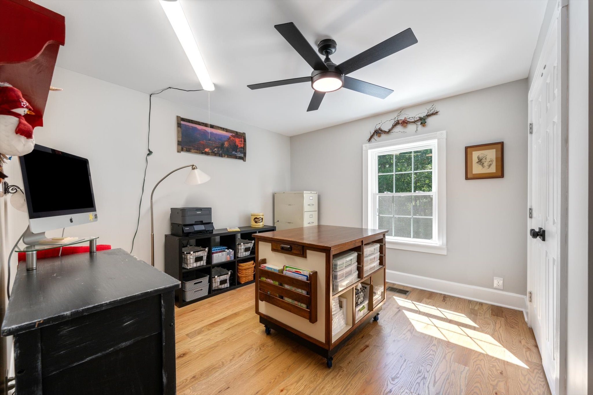 6395 Huffman Road Goodlettsville, TN 37072 - Photo 14 of 38 a living room with furniture and a flat screen tv