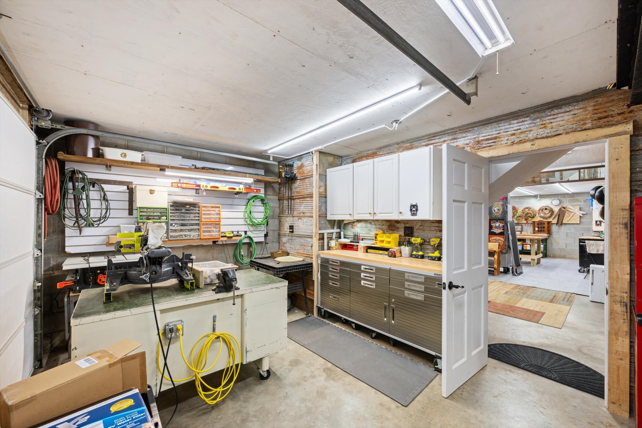 6395 Huffman Road Goodlettsville, TN 37072 - Photo 24 of 38 a kitchen with a sink appliances and cabinets