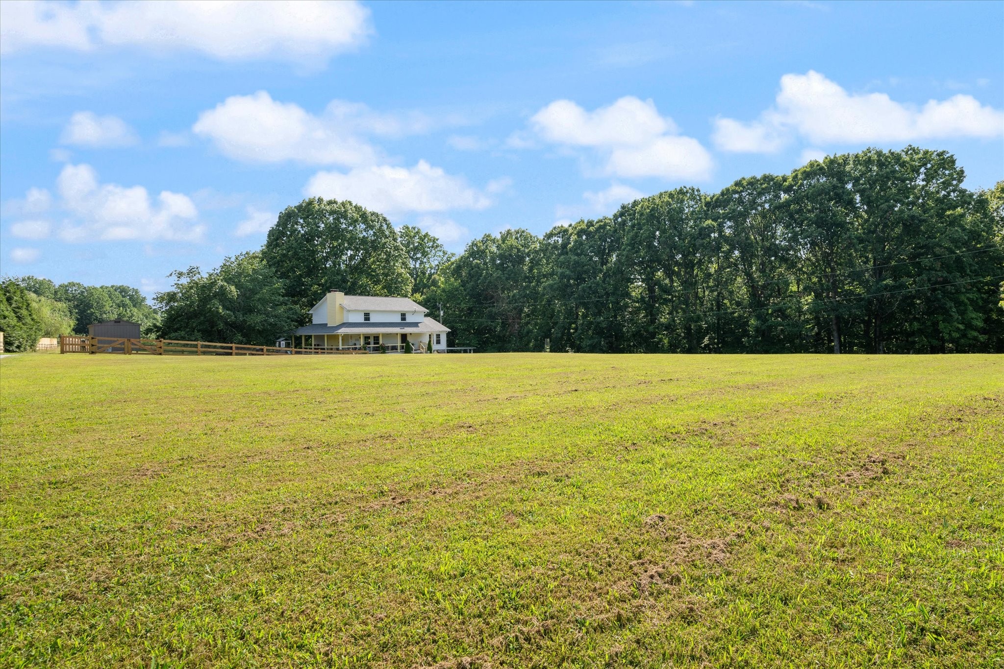 6395 Huffman Road Goodlettsville, TN 37072 - Photo 27 of 38 a view of an ocean and beach