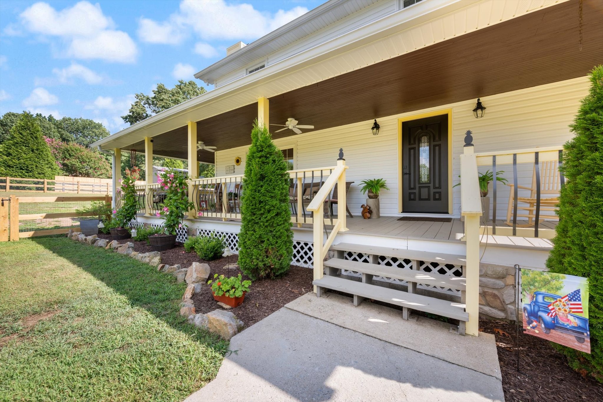 6395 Huffman Road Goodlettsville, TN 37072 - Photo 30 of 38 a view of a house with backyard sitting area and garden