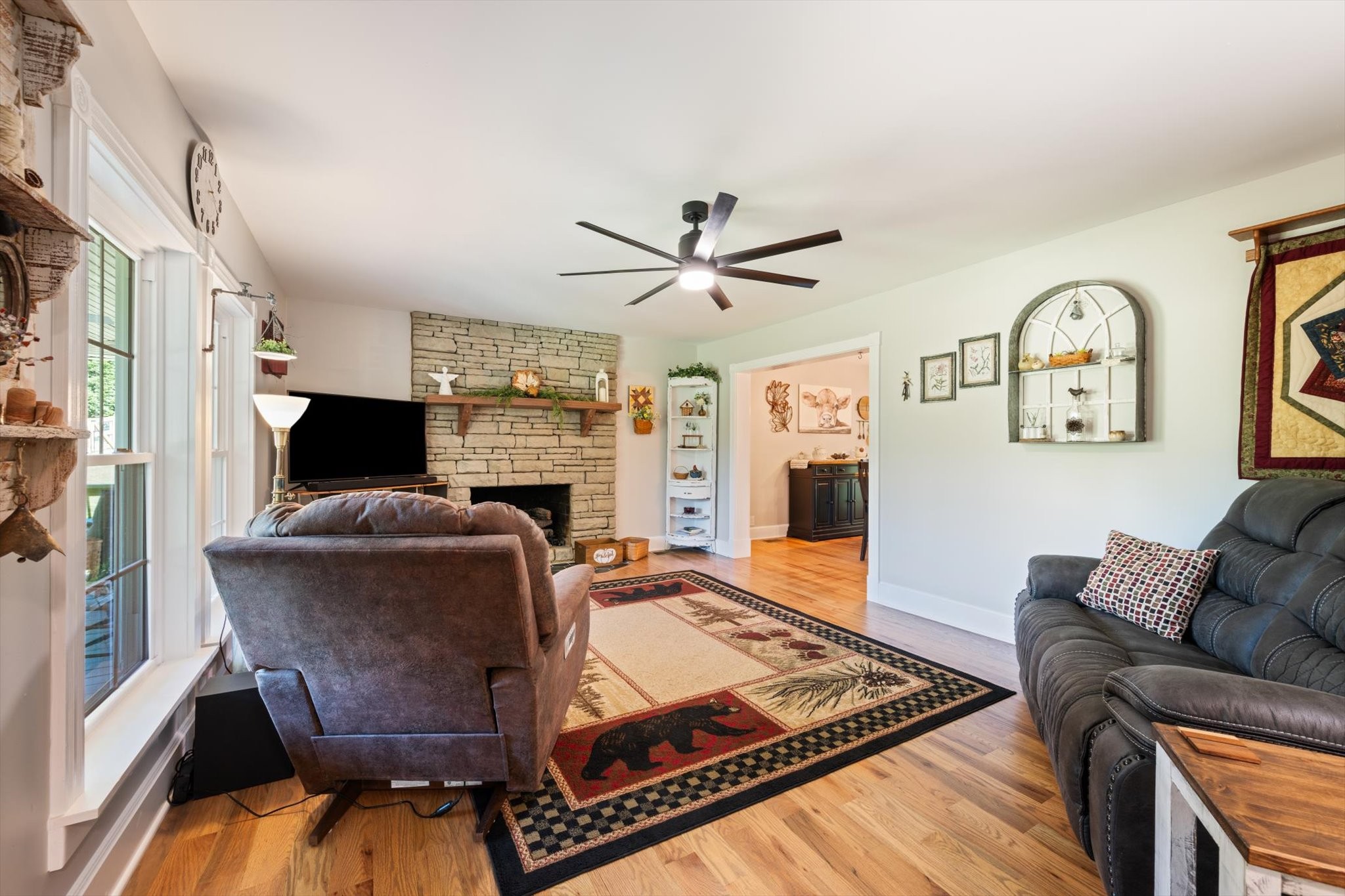 6395 Huffman Road Goodlettsville, TN 37072 - Photo 10 of 38 a living room with furniture and a fireplace