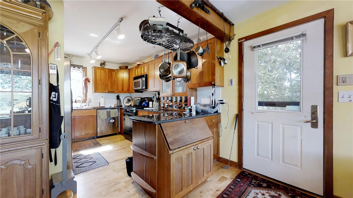 99 Beach Plum Road Narragansett, RI 02882 - Photo 4 of 19