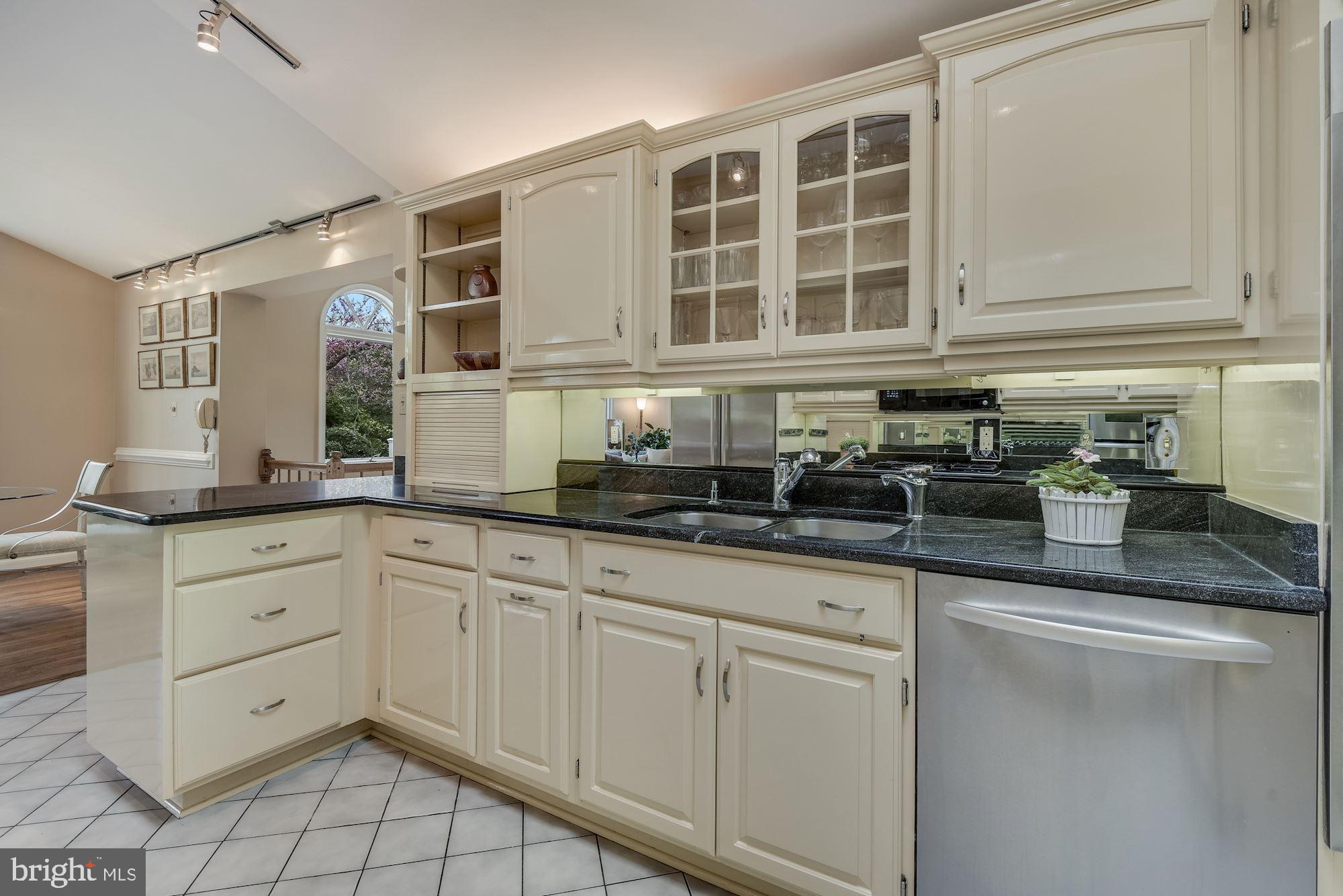 5616 Bent Branch Road Bethesda, MD 20816 - Photo 22 of 63 Kitchen