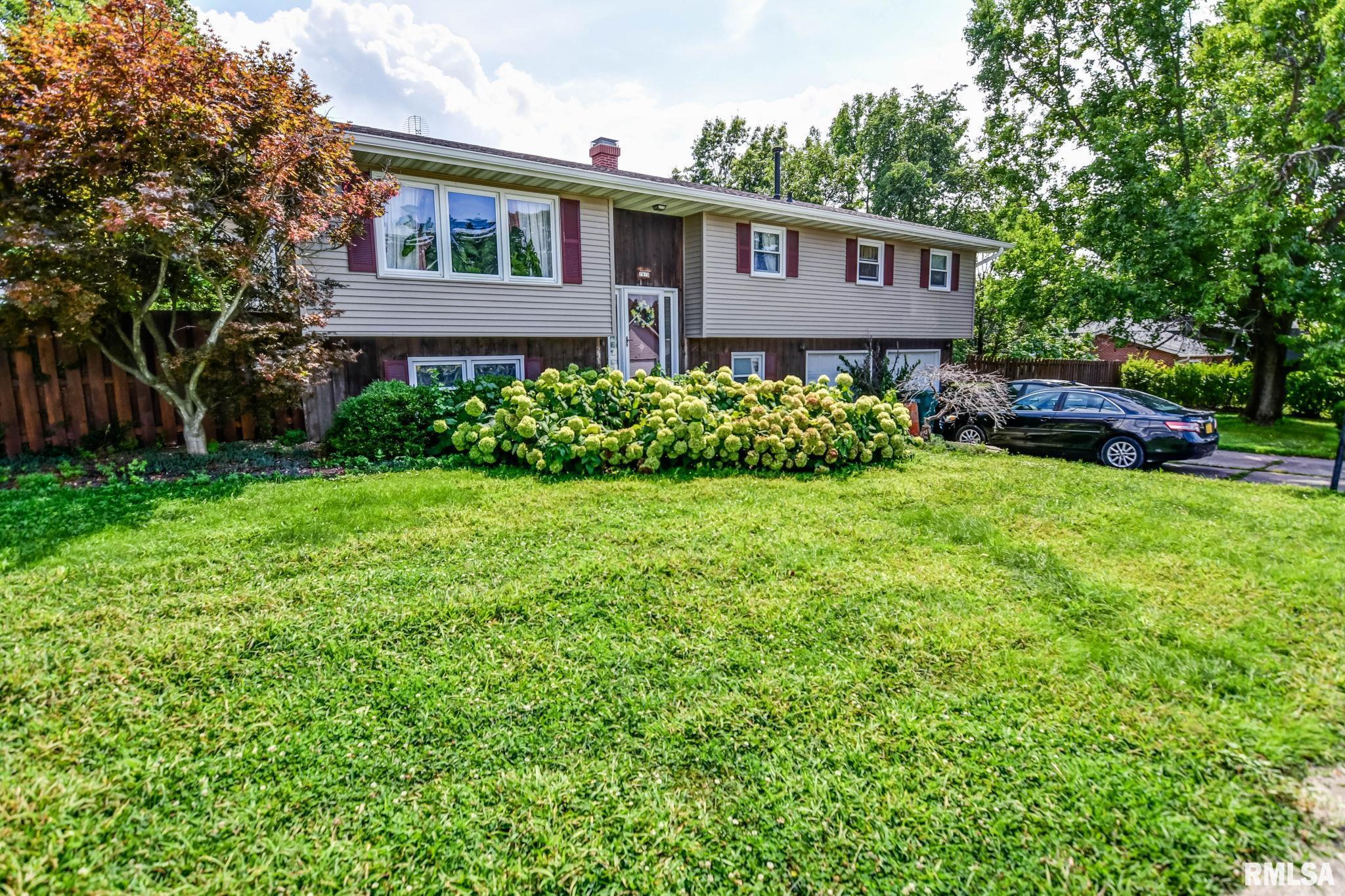 1929 West Ravina Park Road Decatur, IL 62526 - Photo 1 of 38