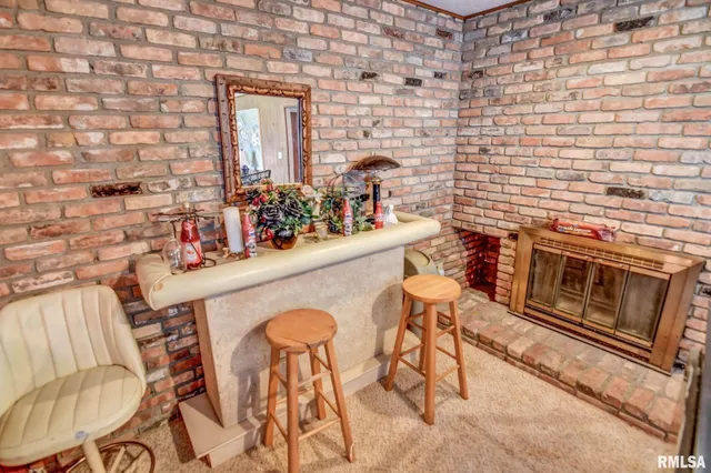 $179,900 | 1929 West Ravina Park Road, Decatur, IL 62526