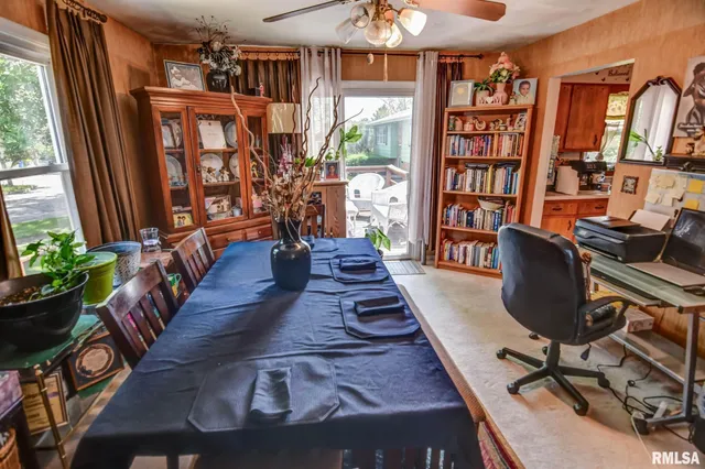 $179,900 | 1929 West Ravina Park Road, Decatur, IL 62526