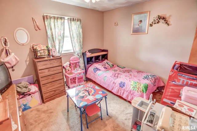 $179,900 | 1929 West Ravina Park Road, Decatur, IL 62526