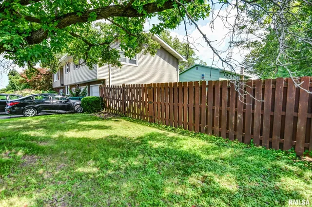 $179,900 | 1929 West Ravina Park Road, Decatur, IL 62526